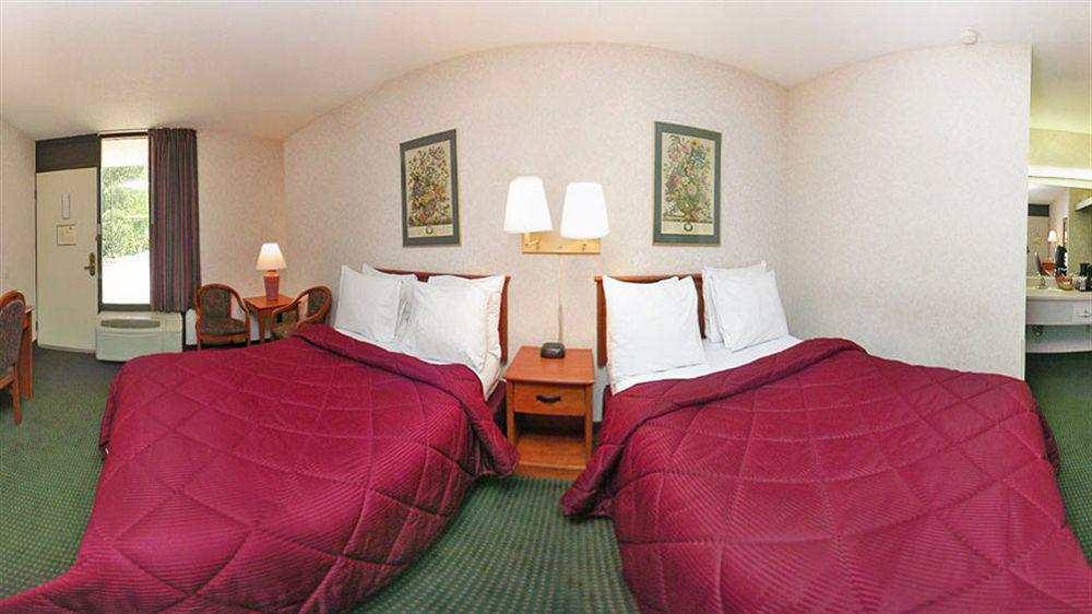 Quality Inn Tupelo Exteriör bild
